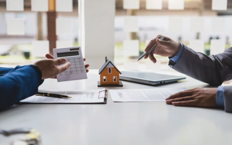 Mức khấu trừ bảo hiểm là gì