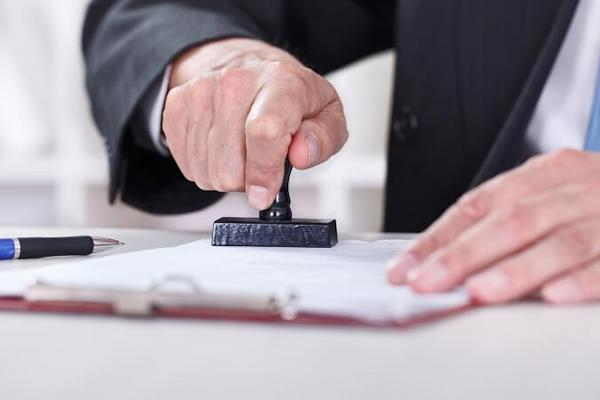 Thủ tục chứng thực khi làm hồ sơ xin việc tại nơi tạm trú