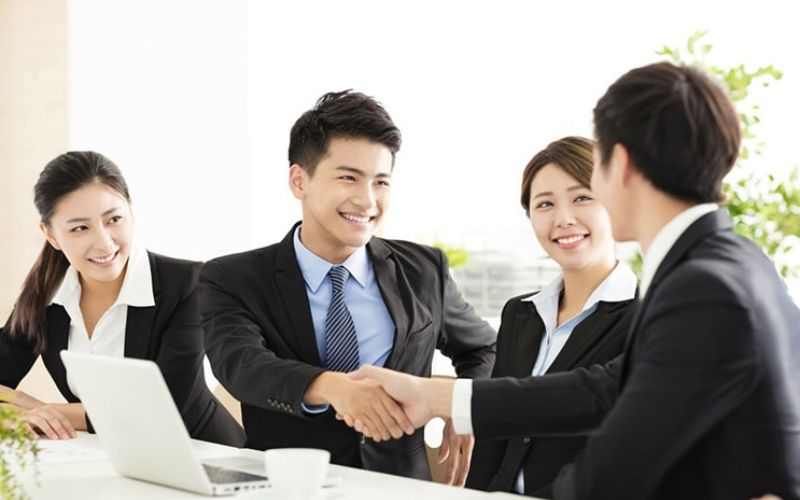 Quá nhượng bộ hoặc quá cứng rắn